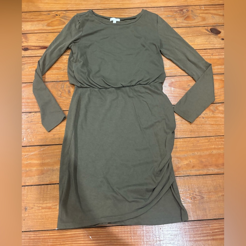 (487) +GREEN DRESS